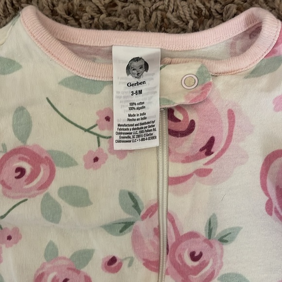 Set of 2 onesies, size 3-6m - Picture 2 of 3